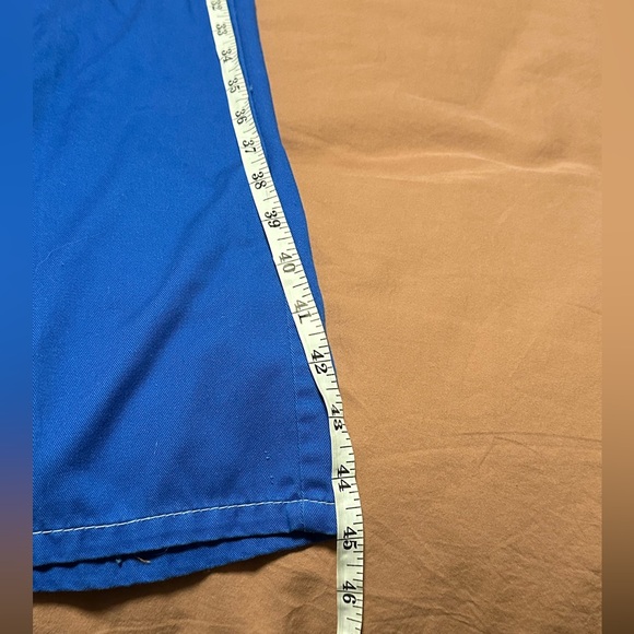 Purchased at a vintage shop and never got around to hemming! Too long for me. - Picture 10 of 10
